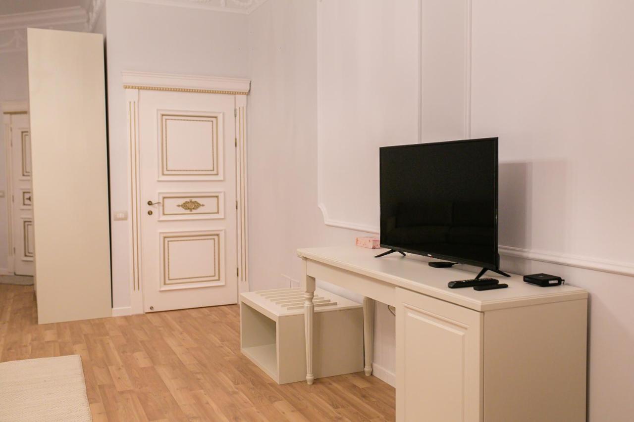 Vila Ferdinand Modern Rooms In Tirana'S Center Exterior foto