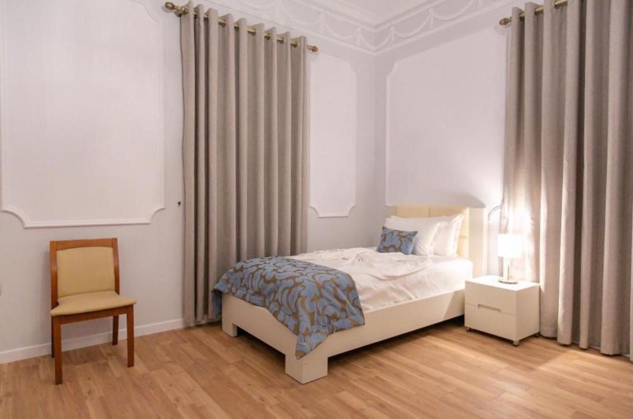 Vila Ferdinand Modern Rooms In Tirana'S Center Exterior foto