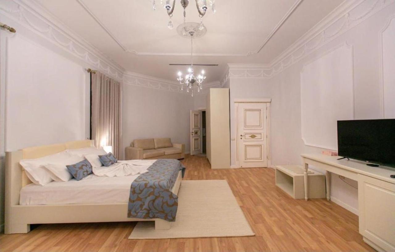 Vila Ferdinand Modern Rooms In Tirana'S Center Exterior foto