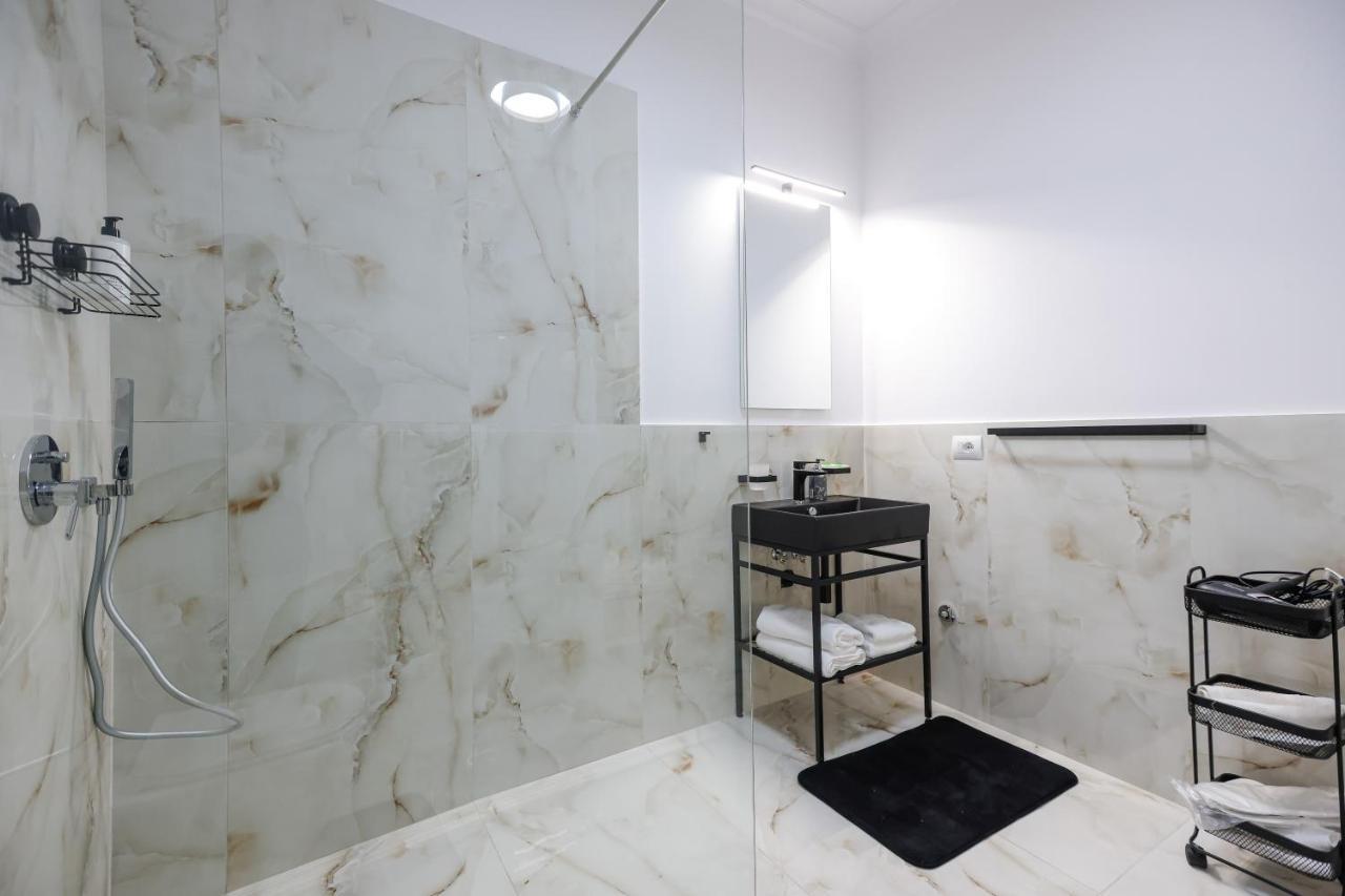 Vila Ferdinand Modern Rooms In Tirana'S Center Zimmer foto